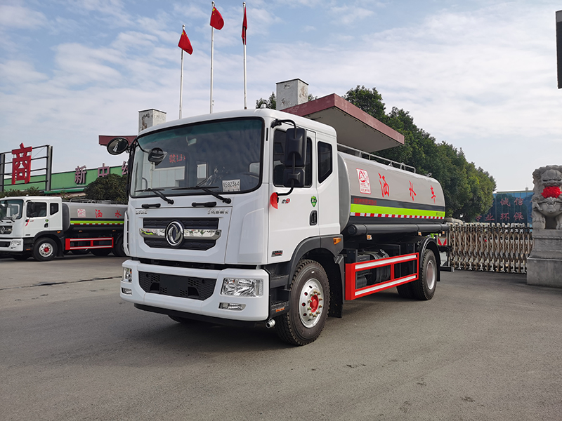 東風D9  12-15噸   灑水車