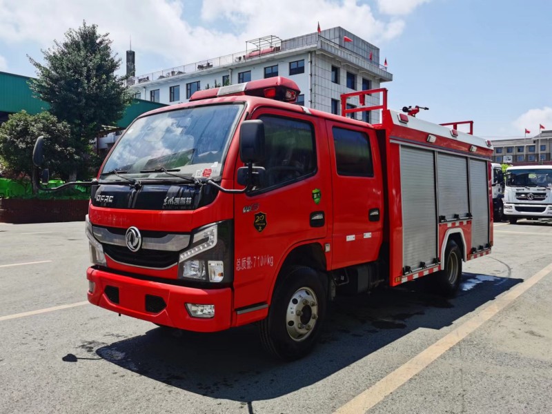 東風(fēng)多利卡    2噸  水罐消防車