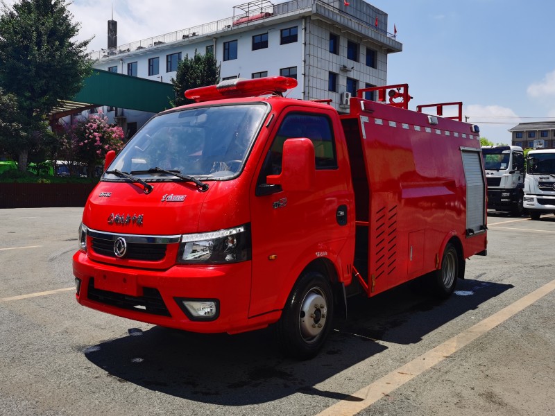 東風途逸    1噸     水罐消防車